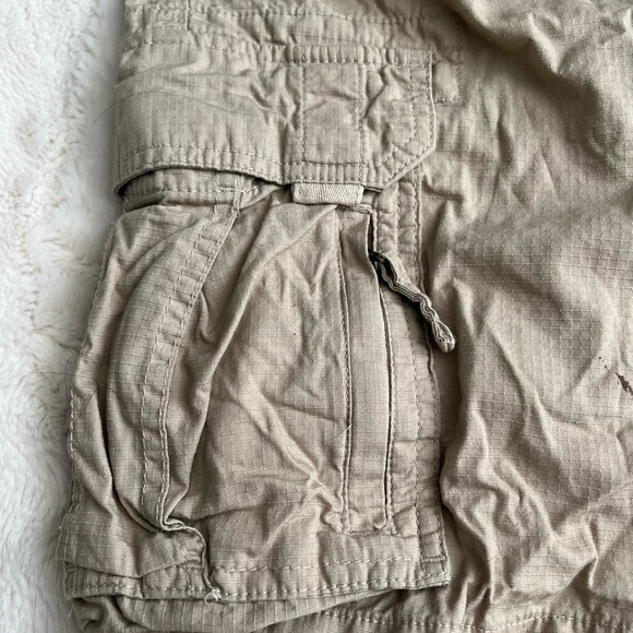 CHAPS Mens Cargo Shorts Size 38 Khaki Beige | Multi-Pocket Outdoor Hiking Casual - Picture 10 of 11